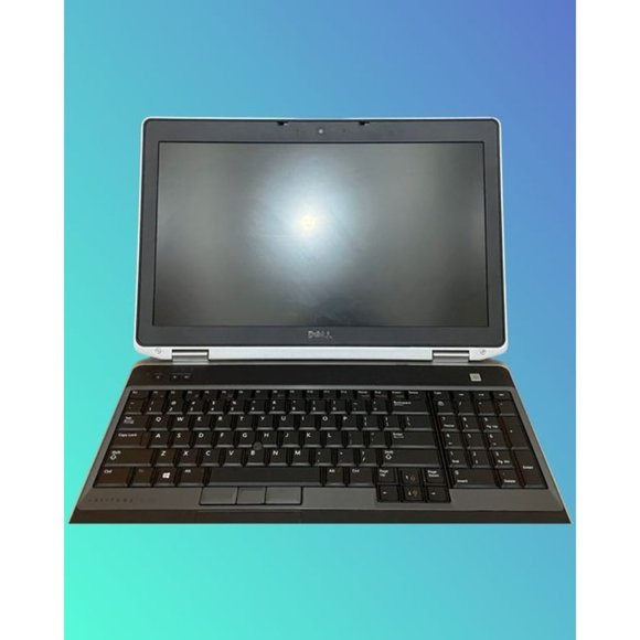 Dell Latitude E6530 Laptop w/ Docking Station, 17.5 "screen 4GB/500GB, Win10 Hom - Picture 1 of 16